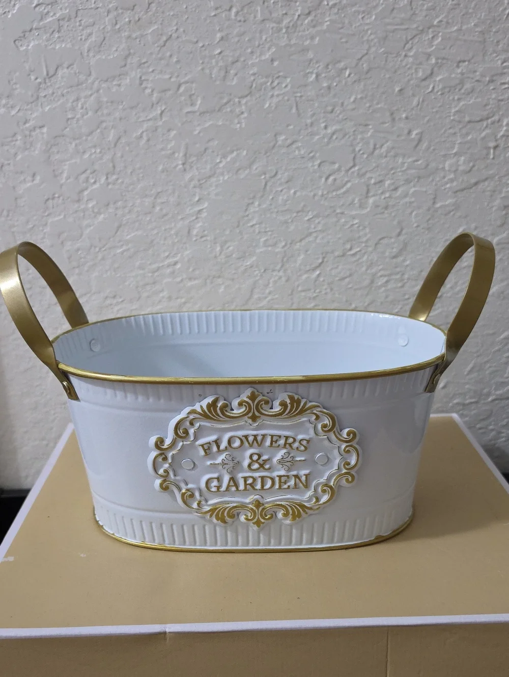 Ashland White and Gold Flowers & Garden Decorative Planter